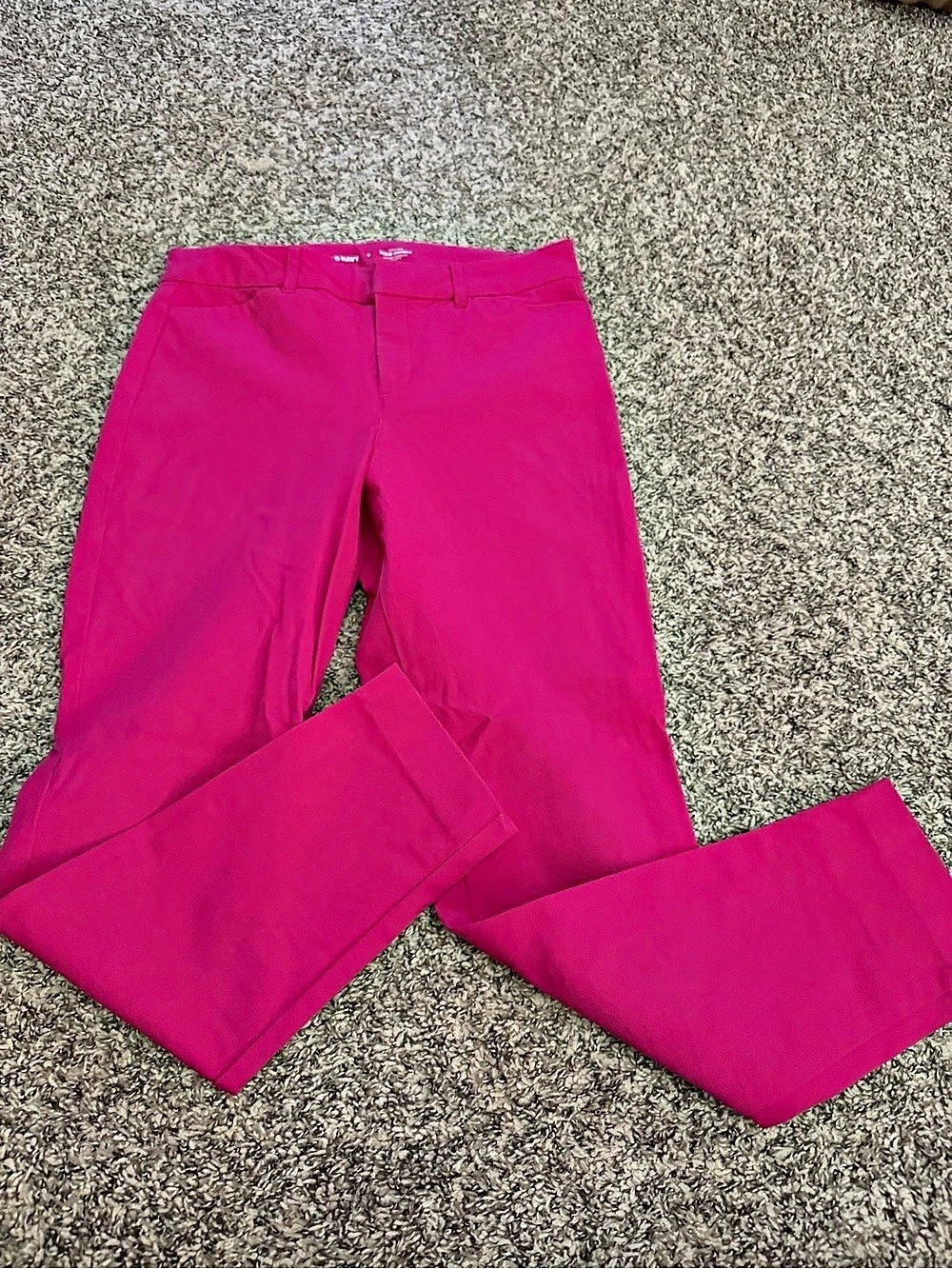 Old Navy Pixie Mid-Rise Ankle Pants Pink